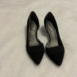 Holiday Black Life Stride dress shoes, 1 inch kitten heel